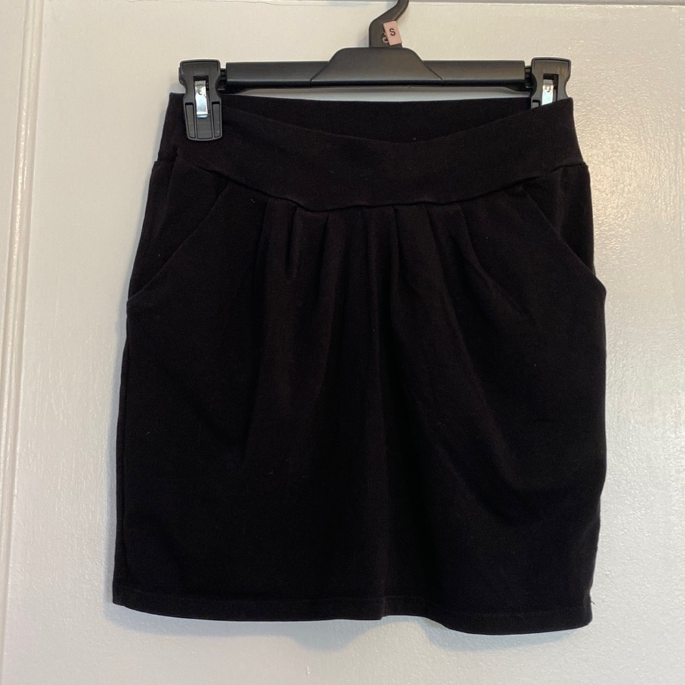 Casual Black Mini Skirt Side Pockets Small